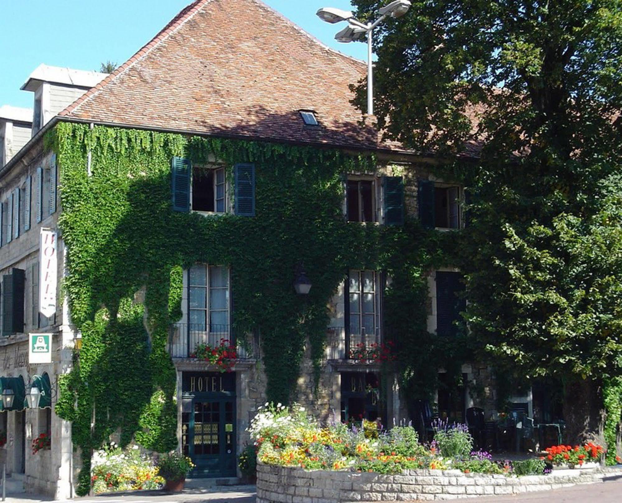 Logis Hôtel des Messageries Arbois Exterior foto